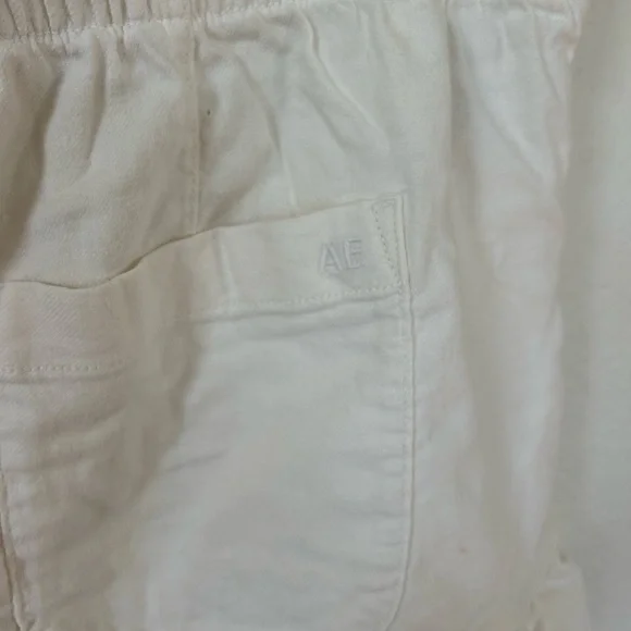 American Eagle Outfitters Ruffle Hem Cream Shorts - Picture 5 of 8